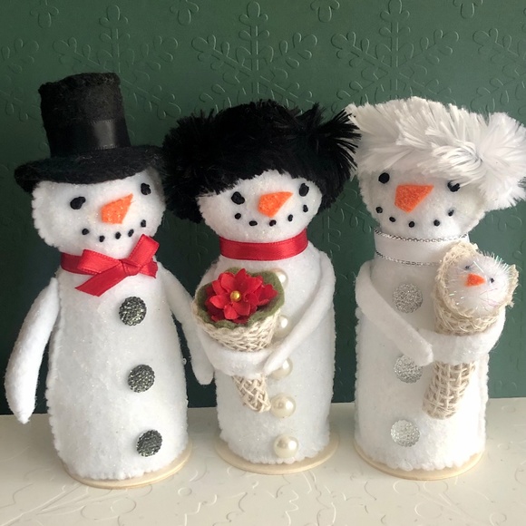 Snowman momma with Snowball Baby hand-sewn art doll felt - Picture 7 of 8